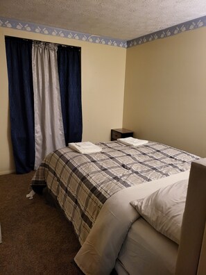 3 chambres, fer et planche à repasser, Wi-Fi, draps fournis