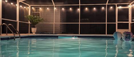 Piscina all'aperto, una piscina riscaldata
