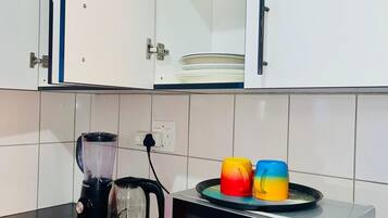 Mikrobølgeovn, ovn og kokeplater