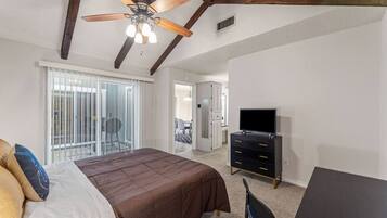 2 bedrooms, desk, iron/ironing board, travel crib