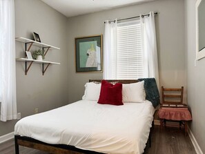 4 Schlafzimmer, Schreibtisch, Bügeleisen/Bügelbrett, WLAN