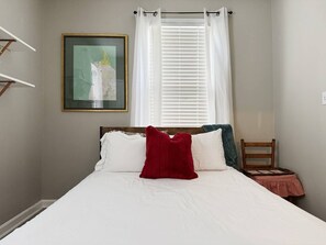 4 bedrooms, desk, iron/ironing board, WiFi