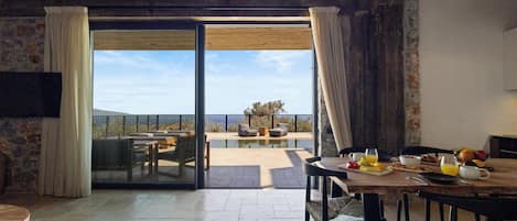 Espresso maker, coffee/tea maker, electric kettle