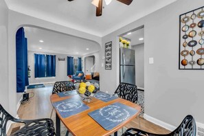 Dining - Brooklyn Townhome| Updated Kitchen| Sleeps 9 (Brooklyn)