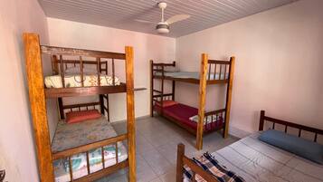 1 habitación, wifi y ropa de cama