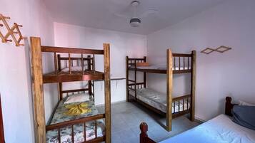 1 habitación, wifi y ropa de cama