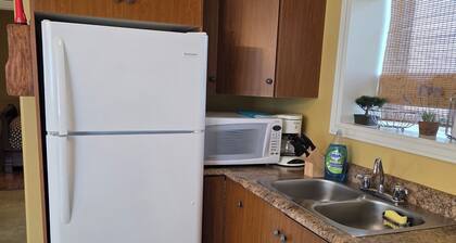 Private and cozy one bedroom sanctuary few minutes from the Airport