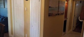 Private and cozy one bedroom sanctuary few minutes from the Airport