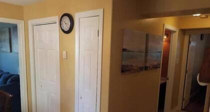 Private and cozy one bedroom sanctuary few minutes from the Airport