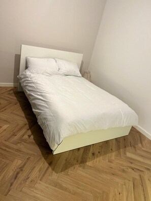 1 habitación, wifi y ropa de cama