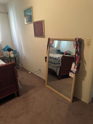 1 bedroom, iron/ironing board, internet, bed sheets