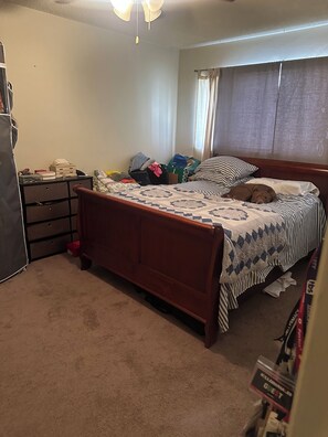 1 chambre, fer et planche à repasser, accès Internet, draps fournis