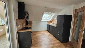 Kühlschrank, Ofen, Herdplatte, Geschirrspüler