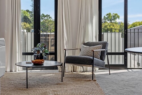 Parnell Apartment - Auckland City Fringe, Stylish 1 bedroom with carpark