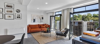 Parnell Apartment - Auckland City Fringe, Stylish 1 bedroom with carpark