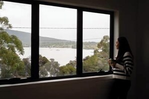 Interior - Bay View Retreats- Ocean Mist (Dover)