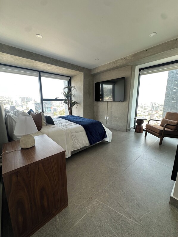 3 soverom, strykejern/-brett, internettilgang og sengetøy