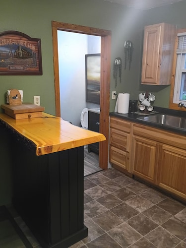 Pleasant cabin with AC in Brainerd - 2 bed.
shower ,fridge, fire pit, 