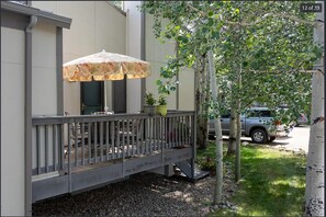 屋外ダイニングエリア