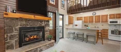 Four Ă micro-ondes, un four, surface de cuisson, lave-vaisselle