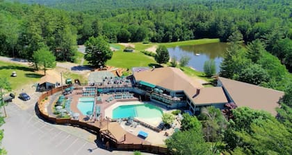 Mountain Oasis: 3-Bedroom plus Loft with Resort-Style Amenities. Pet Friendly!