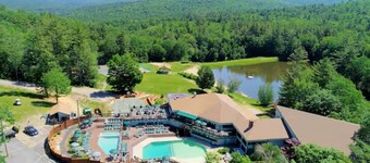 Mountain Oasis: 3-Bedroom plus Loft with Resort-Style Amenities. Pet Friendly!