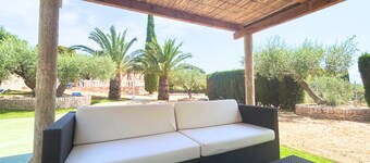 La Font - Bungalow with private garden & pool by the sea