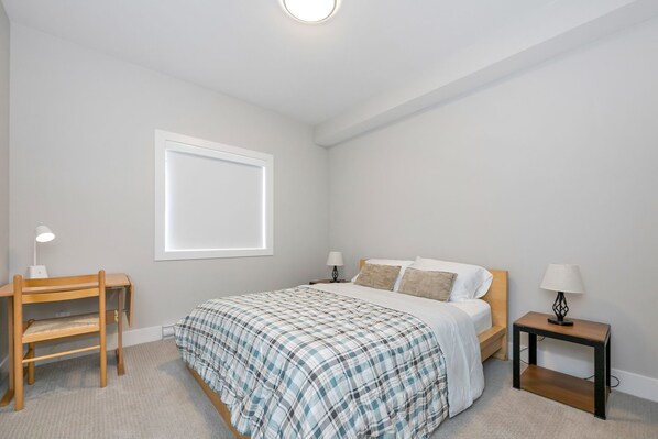 1 bedroom, travel cot, WiFi, bed sheets