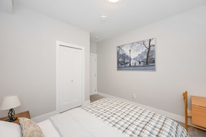1 bedroom, travel cot, WiFi, bed sheets