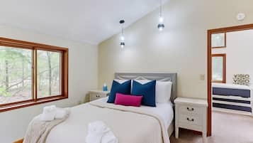 Comfort Suite | Laptop workspace, free WiFi