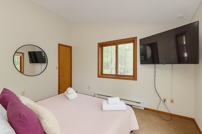 Poconos Hideaway - Woods & Wildlife
