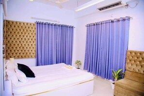 4 soverom, safe på rommet, strykejern/-brett og wi-fi