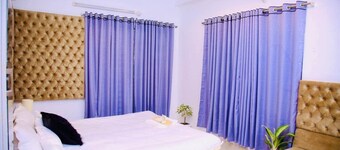 Modern 4BR Apt near Dhanmondi & Crescent Lake, Dhaka