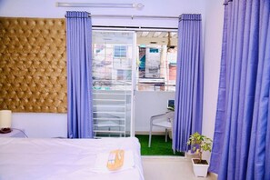 4 bedrooms, in-room safe, iron/ironing board, WiFi