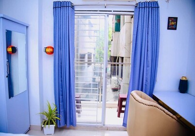 Modern 4BR Apt near Dhanmondi & Crescent Lake, Dhaka