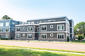 Exterior - Private Hot Tub The Perch 14 |2BR + Downtown Walks + Patio (Traverse City)