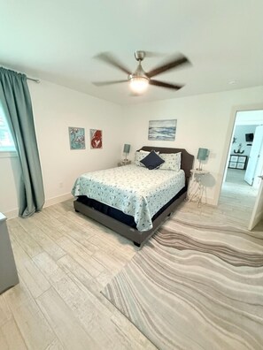 3 chambres, fer et planche à repasser, Wi-Fi, draps fournis