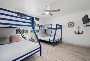 3 habitaciones, tabla de planchar con plancha, wifi y ropa de cama