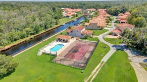Sport court - Entire home 3-bedroom house with AC in Homosassa FL Private Boat SLIP available (Homosassa)