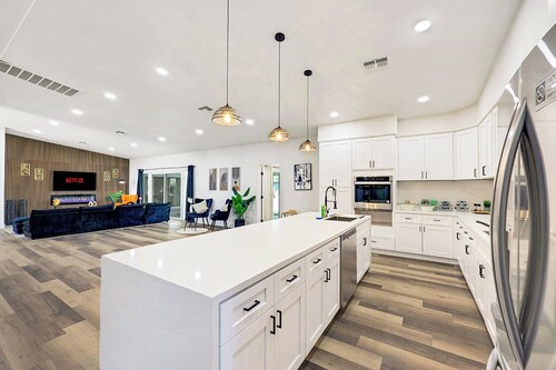 LUXURY 5 STARS! 7BR Private Pickleball NEW remodeling!!