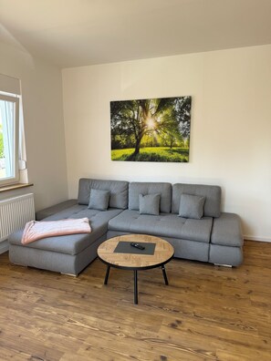 Living area - Vacation apartment Buckel - Holiday idyll in the Palatinate Forest - nature, peace, comfort (Clausen)