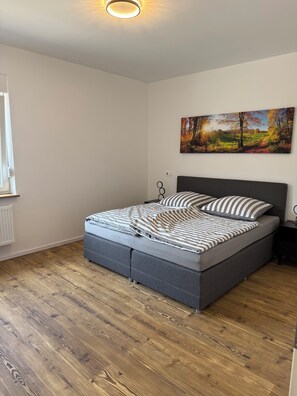 2 bedrooms, free WiFi, bed sheets - Vacation apartment Buckel - Holiday idyll in the Palatinate Forest - nature, peace, comfort (Clausen)