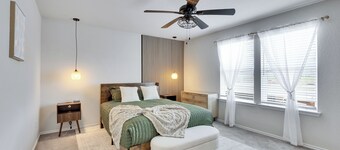 South Austin Luxe Boho House 4BR 2.5BA With SPA, Pool & EV Charger