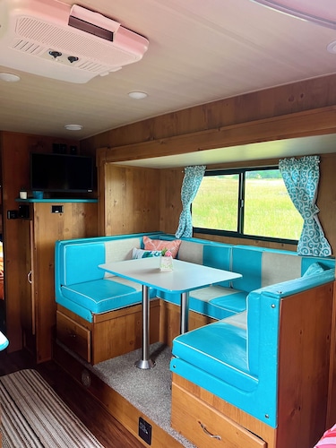 Turquoise Tilly - It's a VIBE!