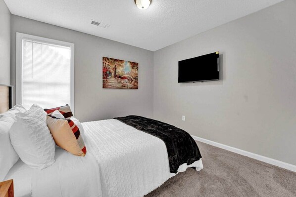 3 bedrooms, iron/ironing board, WiFi, bed sheets