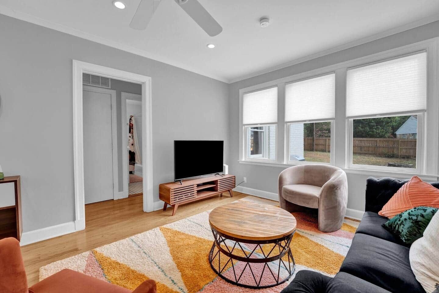 Télévision, cheminée