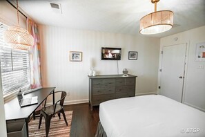 2 chambres, fer et planche à repasser, Wi-Fi, draps fournis