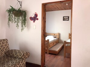 4 chambres, fer et planche à repasser, accès Internet, draps fournis