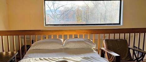 4 bedrooms, iron/ironing board, WiFi