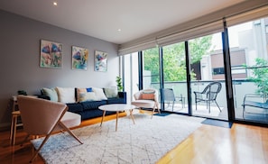 Smart TV, table tennis, books